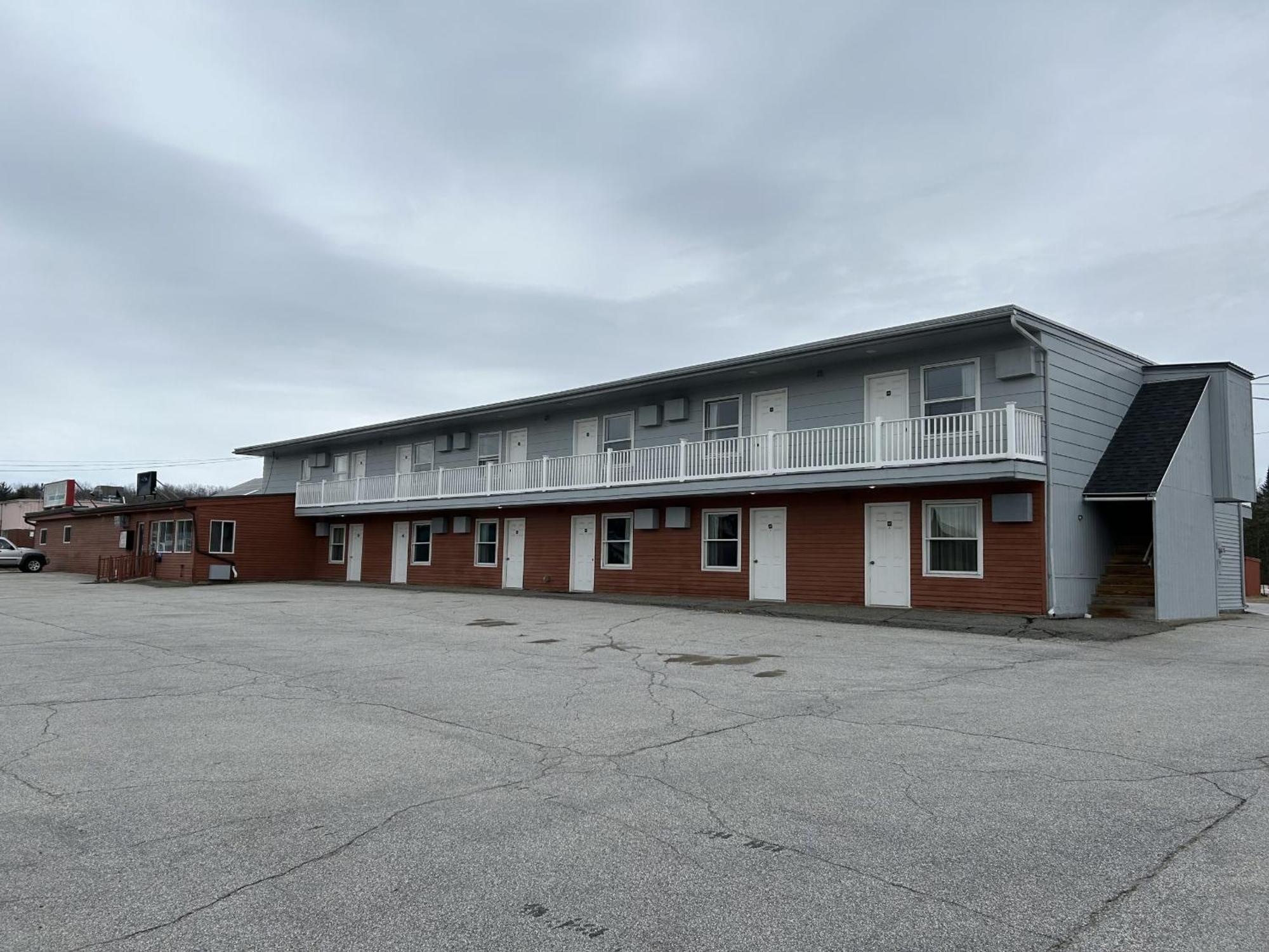 Pamola Motor Lodge Millinocket Eksteriør bilde